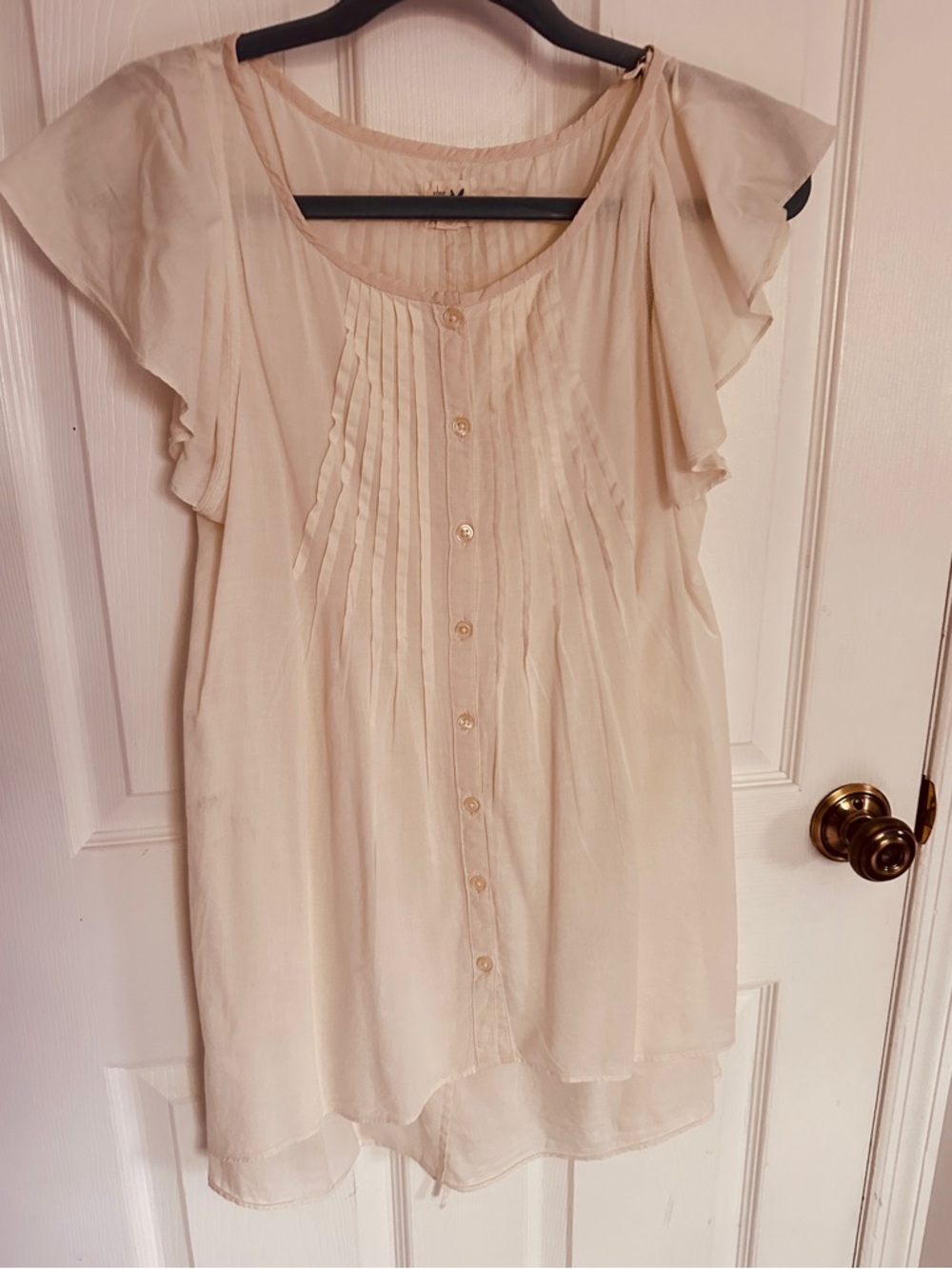 Women's Cream Pintuck Button-Front Blouse with Flutter Sleeves linger in back